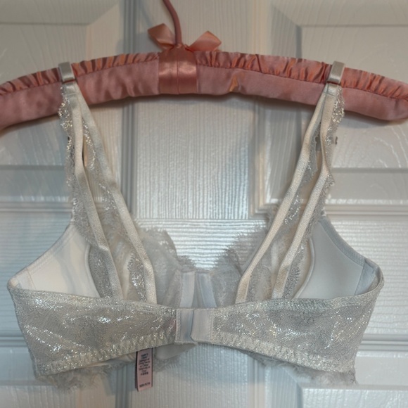 Victoria’s Secret Victoria’s Secret Icy Pearl Sparkle Lace Bra – Silver Shimmer - Picture 2 of 5